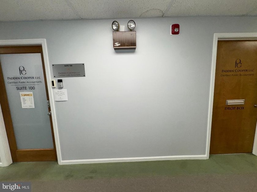 Offer has been accepted; no more showings. A rare opportunity to - photo 39