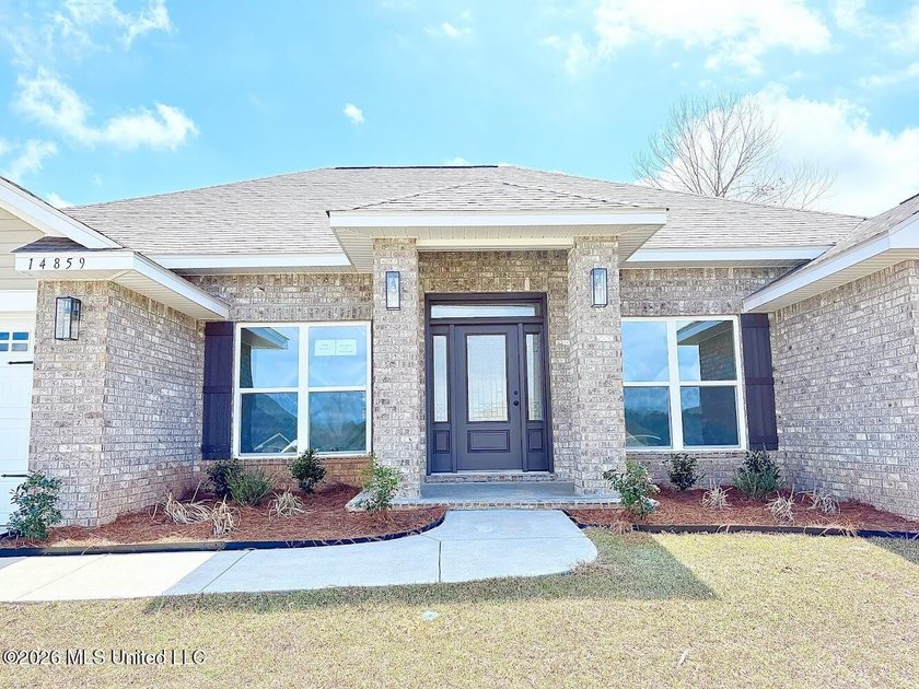 MOVE IN READY! Seller is offering concessions to buyers making - photo 43