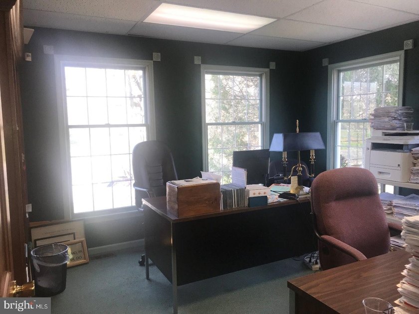 Offer has been accepted; no more showings. A rare opportunity to - photo 46