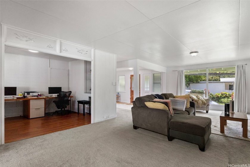 Nestled against the tranquil backdrop of the Ko'olau Range, this - photo 9