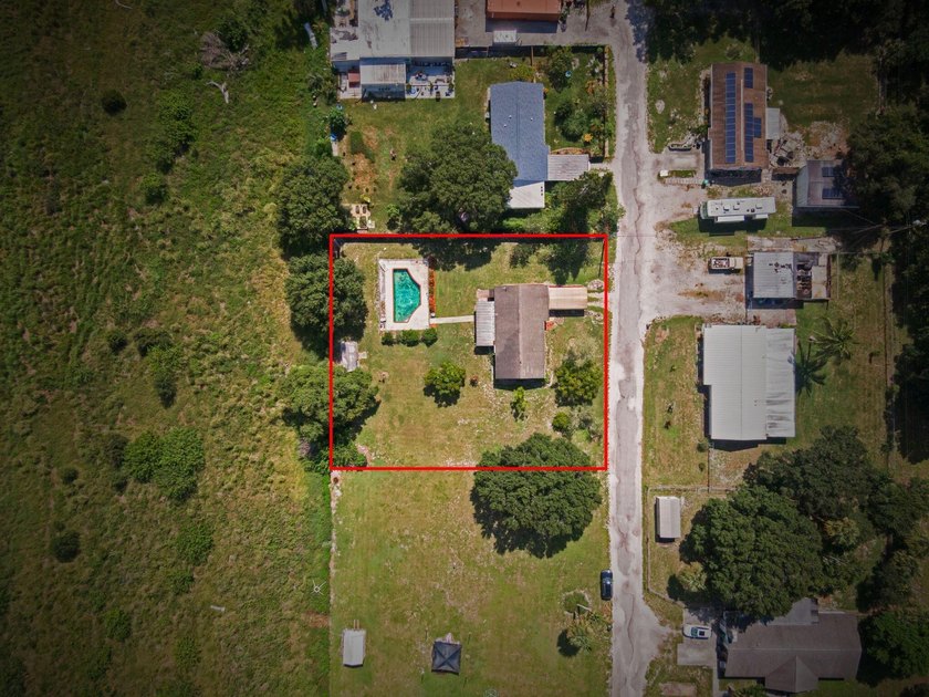 Great deal on a three bedroom pool home on a 1/2 acre. Located - photo 2