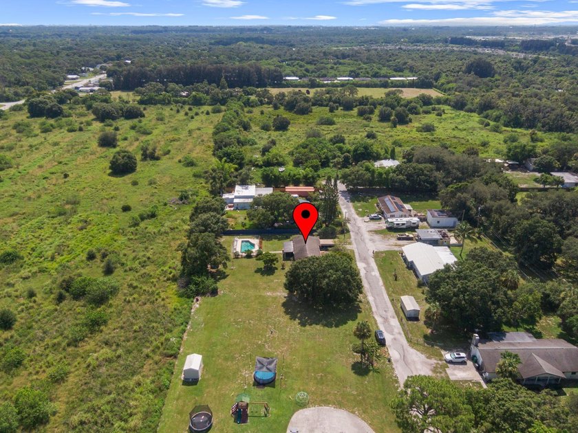 Great deal on a three bedroom pool home on a 1/2 acre. Located - photo 5