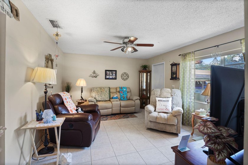 Great deal on a three bedroom pool home on a 1/2 acre. Located - photo 7