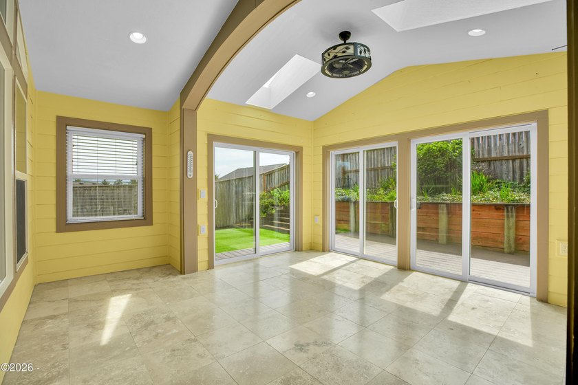 Excellent opportunity to own this gorgeous, custom single-level - photo 14