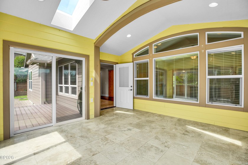 Excellent opportunity to own this gorgeous, custom single-level - photo 15