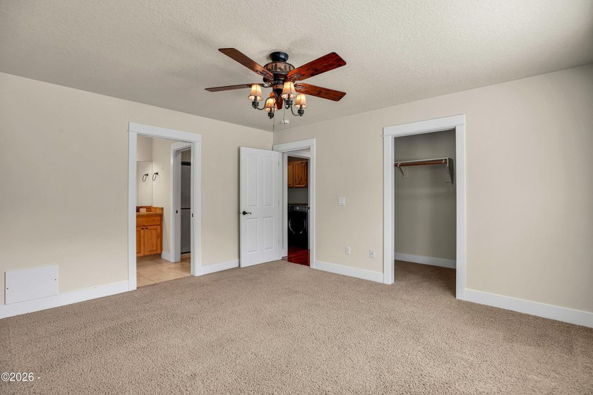 Excellent opportunity to own this gorgeous, custom single-level - photo 31