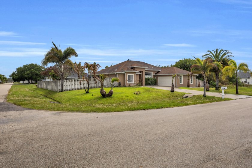 NEW ROOF 2026! Beautifully maintained 4-bedroom, 2-bath home - photo 2