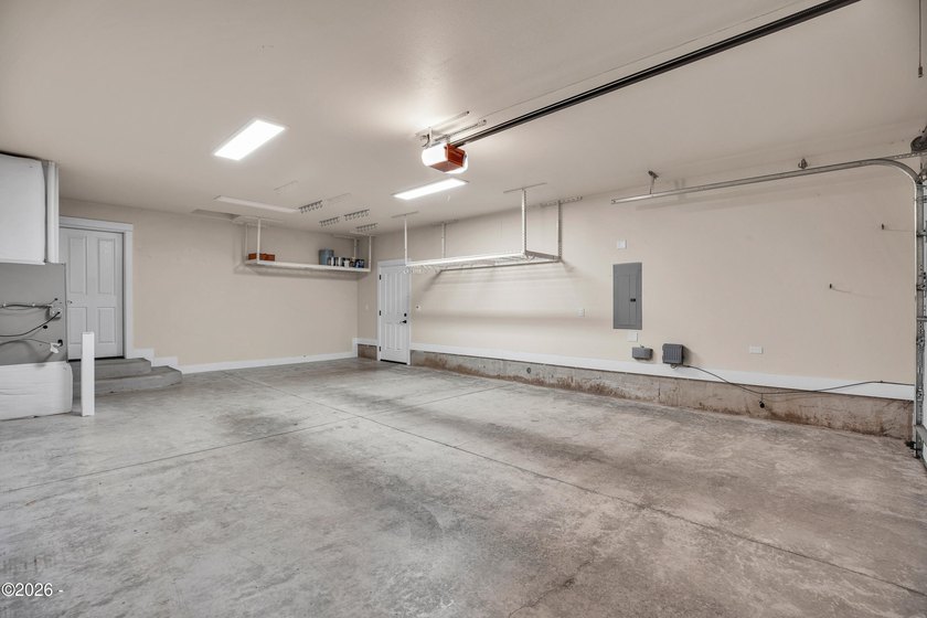 Excellent opportunity to own this gorgeous, custom single-level - photo 36