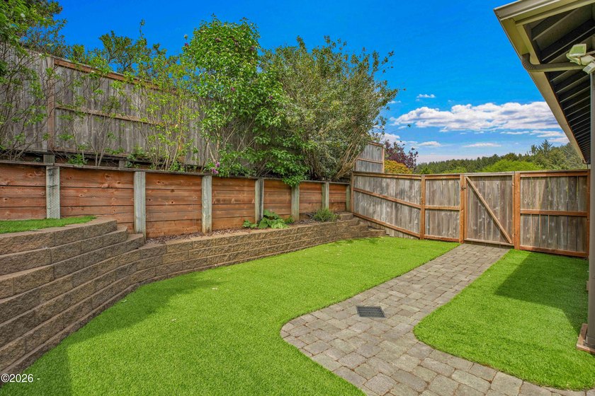 Excellent opportunity to own this gorgeous, custom single-level - photo 41