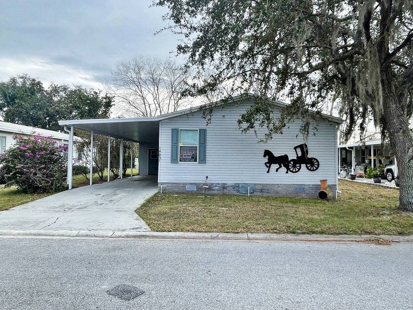 Stunning 3-Bedroom, 2-Bathroom Home with Florida Room in Premier - photo 2