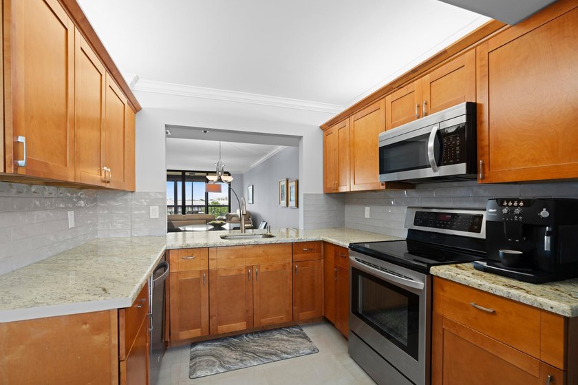 ABSOLUTELY GORGEOUS CORNER UNIT CONDO | PRESTIGIOUS 55+ - photo 13