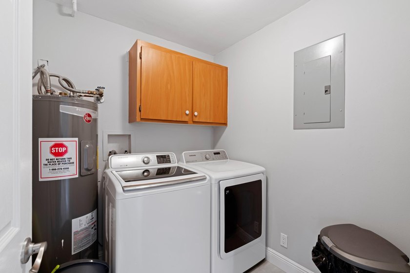 ABSOLUTELY GORGEOUS CORNER UNIT CONDO | PRESTIGIOUS 55+ - photo 19