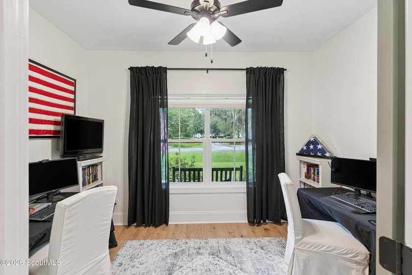 Immaculate and exceptionally maintained, this 4-bedroom, 3 - photo 21
