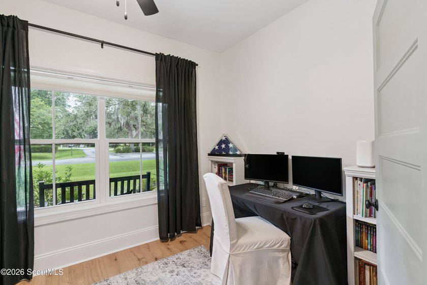 Immaculate and exceptionally maintained, this 4-bedroom, 3 - photo 28
