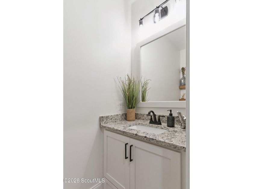 Immaculate and exceptionally maintained, this 4-bedroom, 3 - photo 32