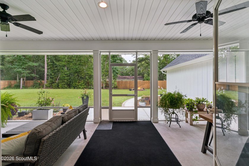 Immaculate and exceptionally maintained, this 4-bedroom, 3 - photo 35