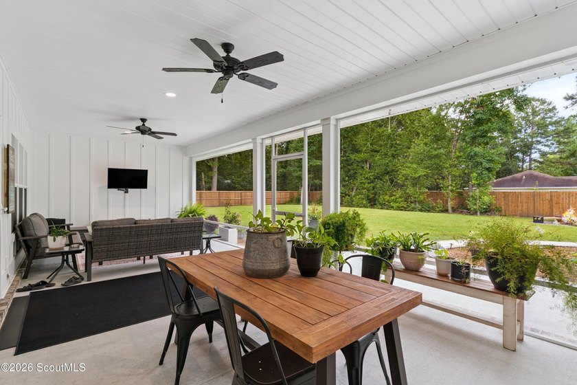 Immaculate and exceptionally maintained, this 4-bedroom, 3 - photo 36