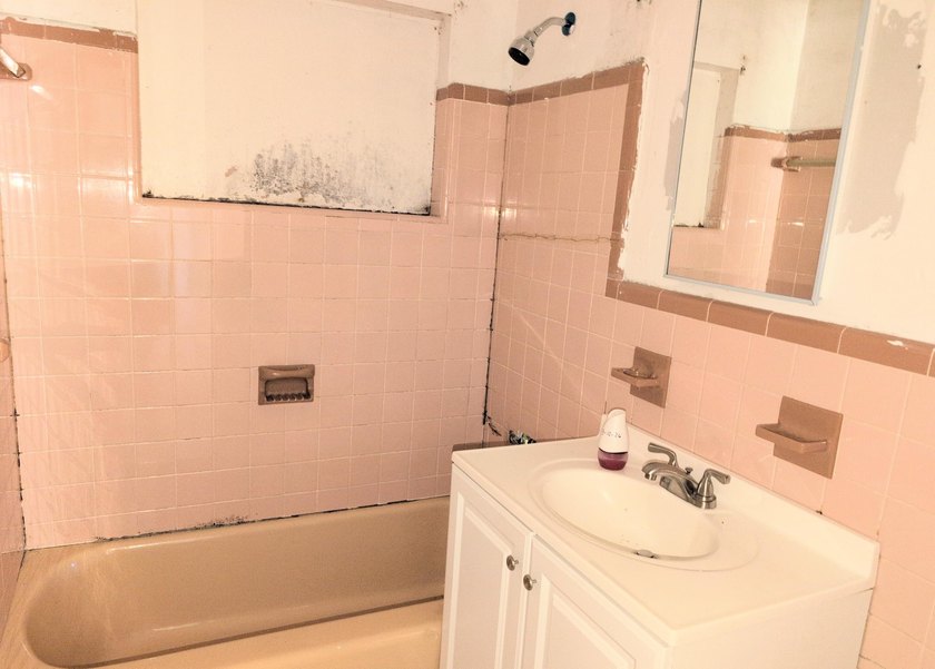 Unlock the potential of this 3-bedroom, 2.5-bath single-family - photo 6