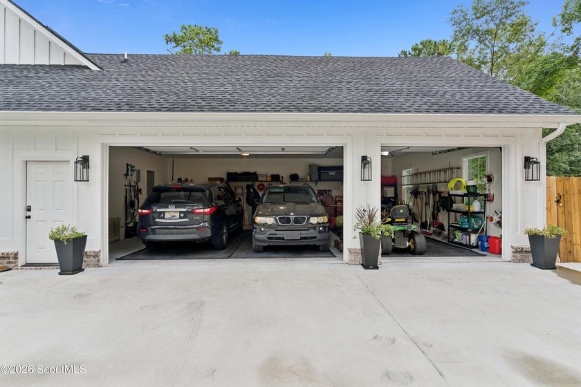 Immaculate and exceptionally maintained, this 4-bedroom, 3 - photo 39