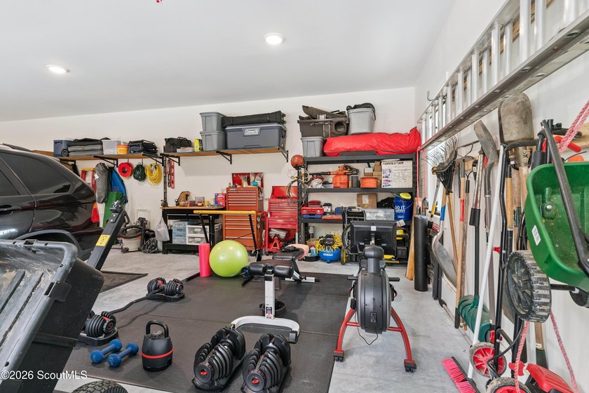 Immaculate and exceptionally maintained, this 4-bedroom, 3 - photo 40