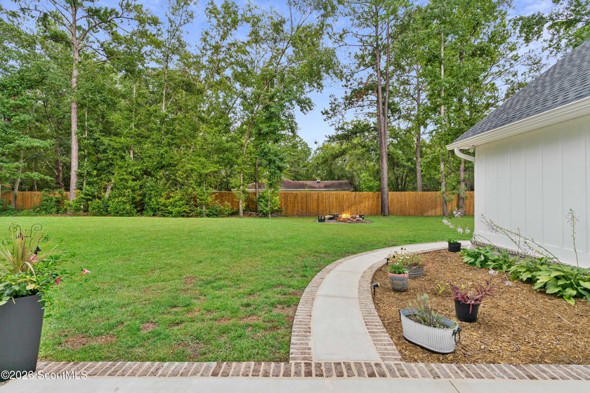 Immaculate and exceptionally maintained, this 4-bedroom, 3 - photo 43