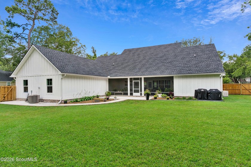 Immaculate and exceptionally maintained, this 4-bedroom, 3 - photo 44