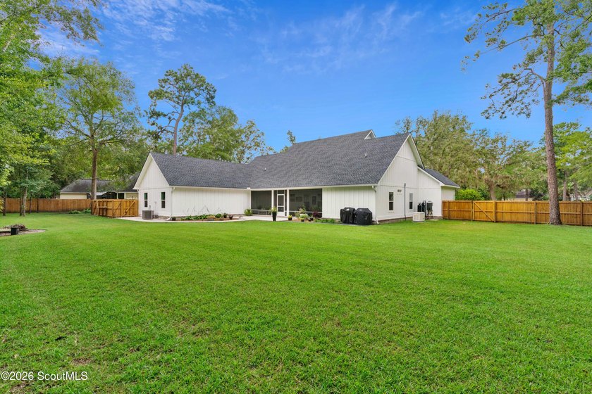 Immaculate and exceptionally maintained, this 4-bedroom, 3 - photo 47