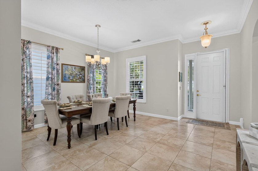 Bedford Park Gem! Rarely available upgraded 5-bed, 3-bath home - photo 11