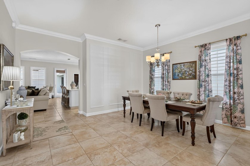 Bedford Park Gem! Rarely available upgraded 5-bed, 3-bath home - photo 13