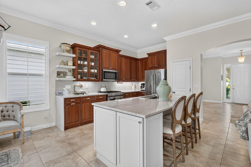 Bedford Park Gem! Rarely available upgraded 5-bed, 3-bath home - photo 15