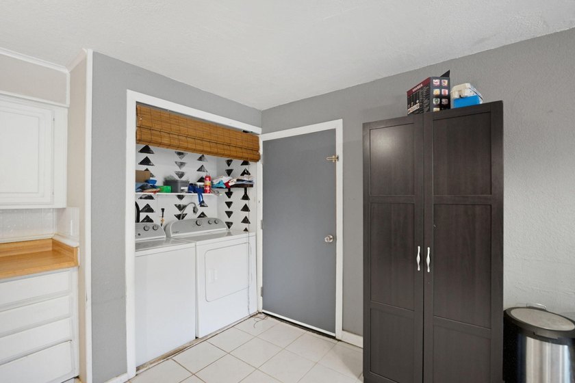 MUST SEE! Charming two-bedroom, two-bath, CBS home in a great - photo 21