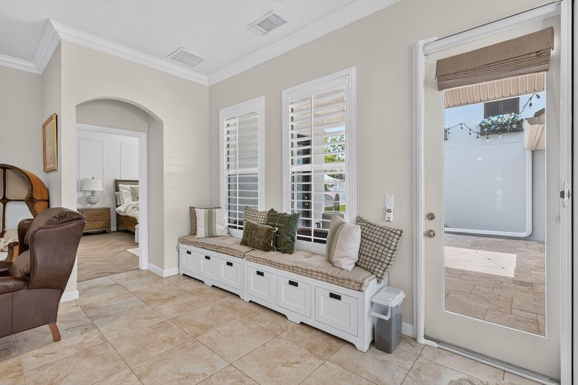 Bedford Park Gem! Rarely available upgraded 5-bed, 3-bath home - photo 25