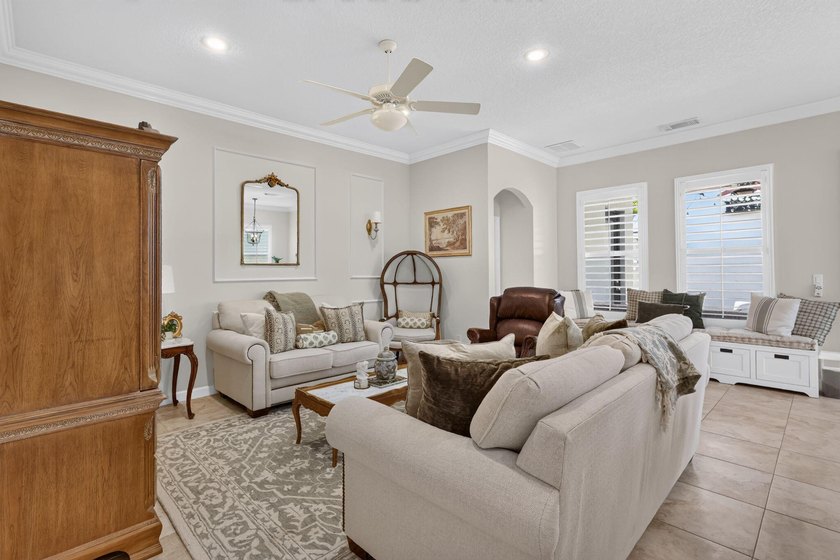 Bedford Park Gem! Rarely available upgraded 5-bed, 3-bath home - photo 26