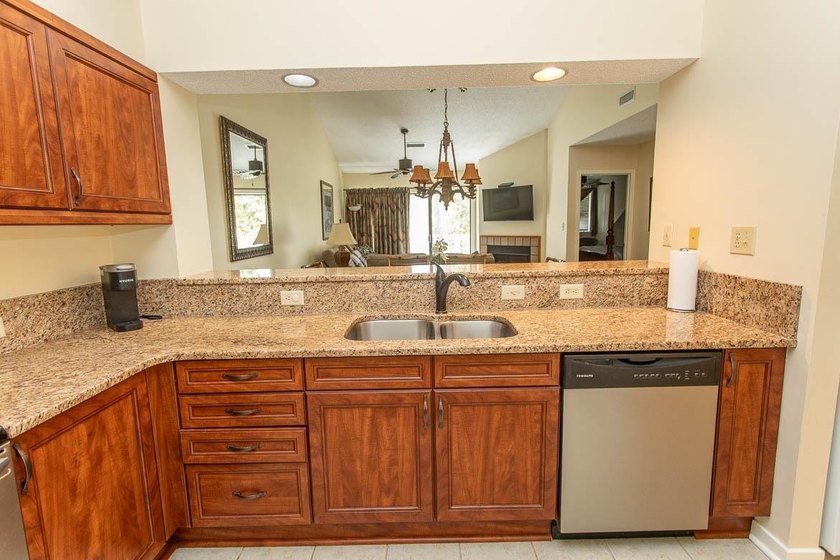 This stunning two-bedroom, two-bath, second floor villa offers - photo 8