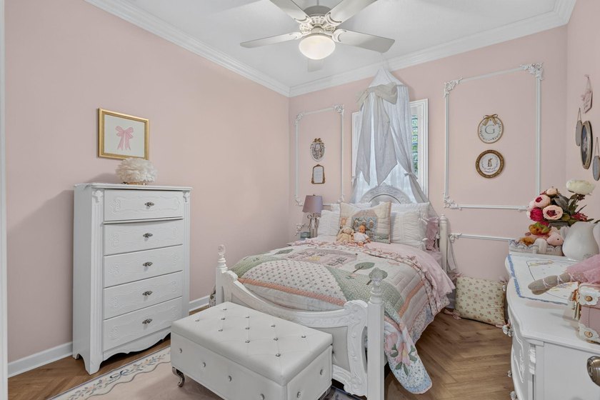 Bedford Park Gem! Rarely available upgraded 5-bed, 3-bath home - photo 28