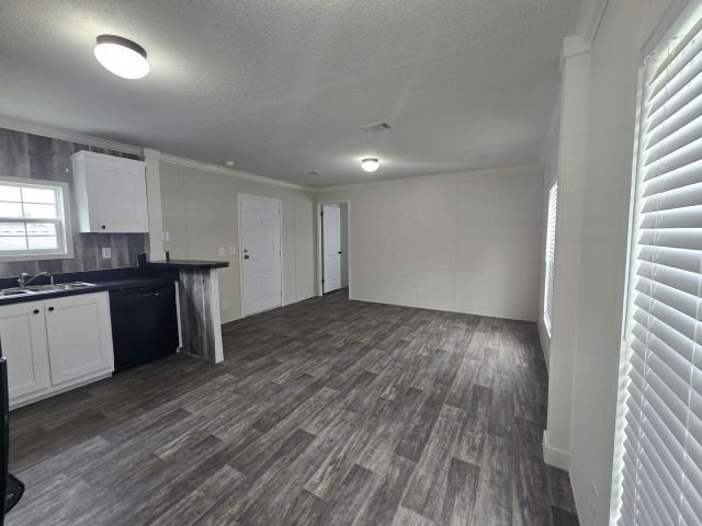 Own your own home in a quiet, well-maintained neighborhood! This - photo 4