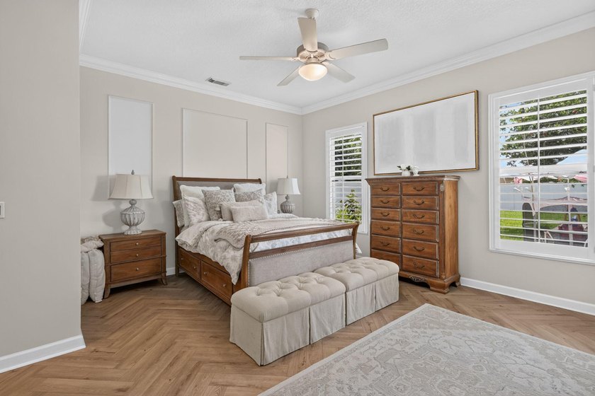 Bedford Park Gem! Rarely available upgraded 5-bed, 3-bath home - photo 35
