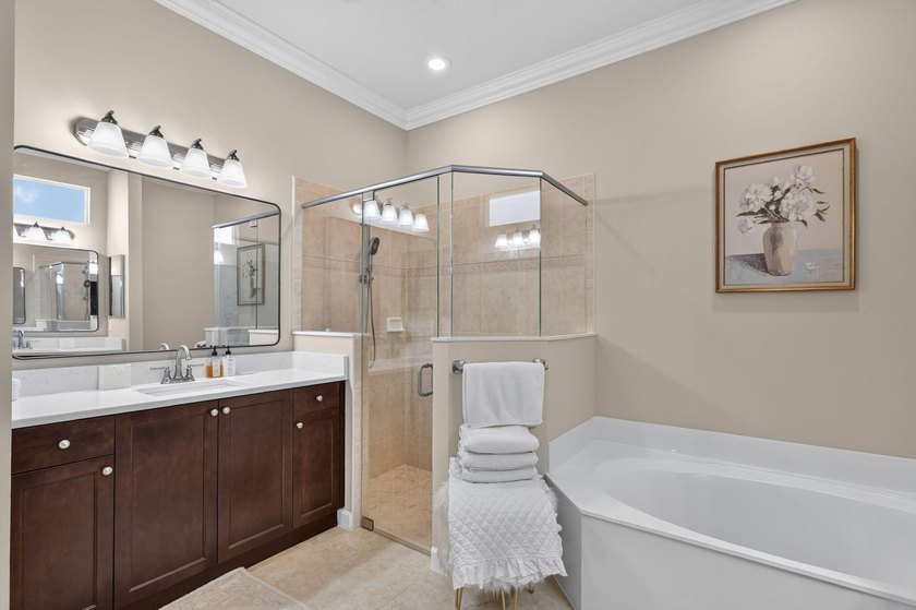Bedford Park Gem! Rarely available upgraded 5-bed, 3-bath home - photo 39