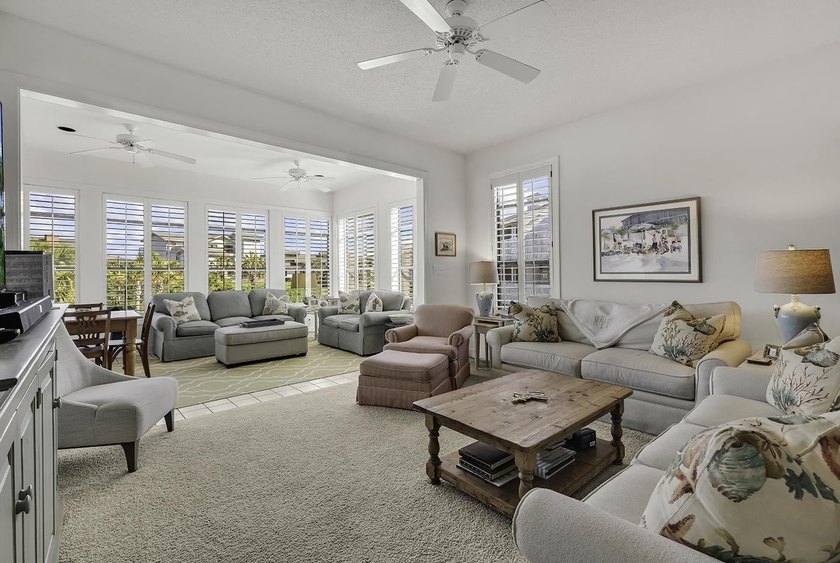 Attractive comfortable, and perfectly located, this 2nd row - photo 5