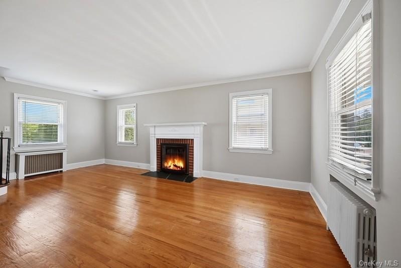 Welcome home to this classic 3-bedroom, 1.5 bathroom Colonial - photo 4