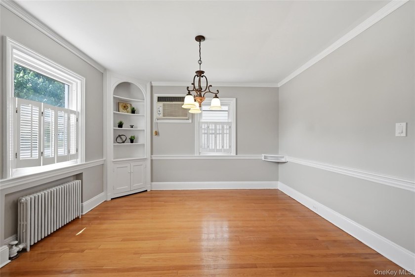 Welcome home to this classic 3-bedroom, 1.5 bathroom Colonial - photo 8