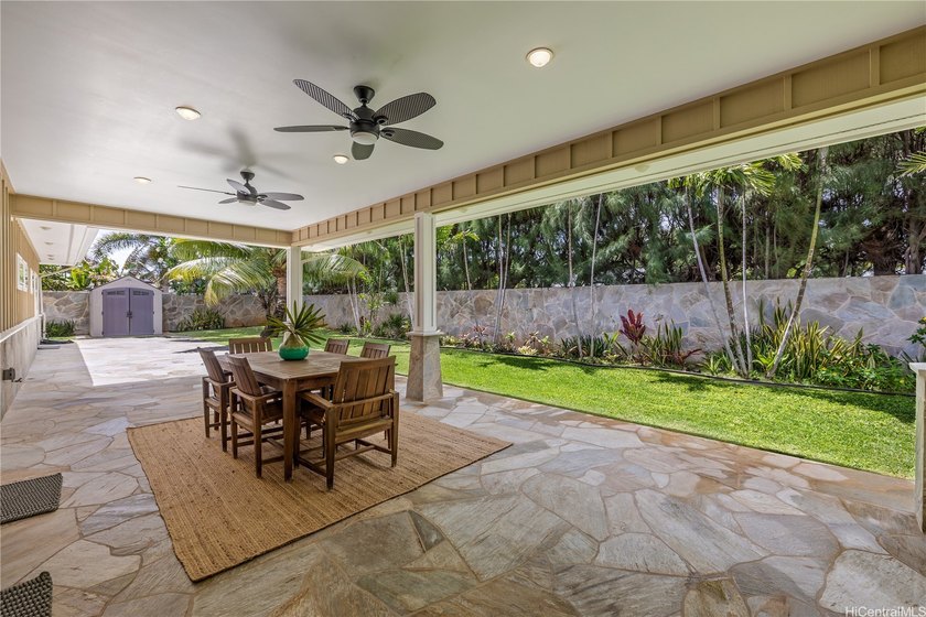 Fully remodeled in 2013, this elegant beachside home on Namala - photo 5