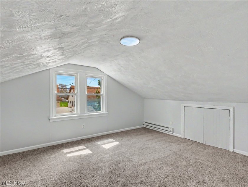 Beautifully renovated Cape Cod in Euclid offering the perfect - photo 19