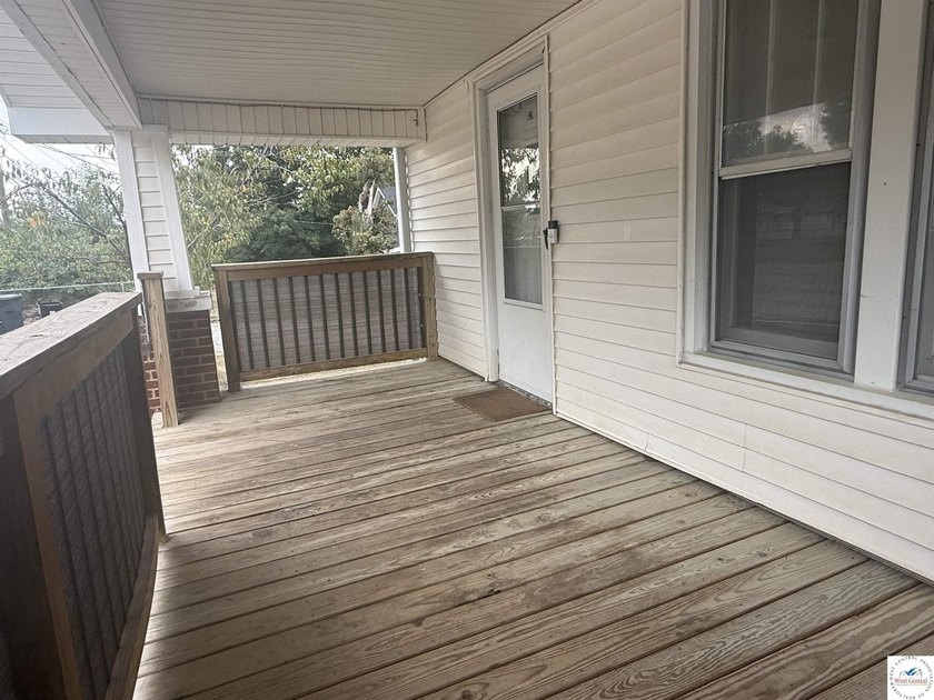 This Large 5 bedroom, 3 bath home combines comfort and - photo 33