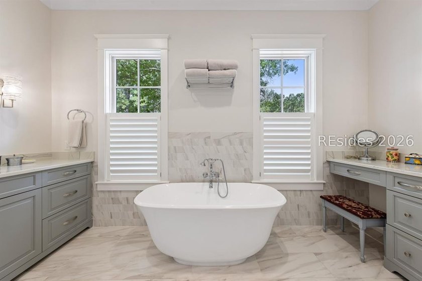 A rare offering within Oldfield, this exceptional custom - photo 46