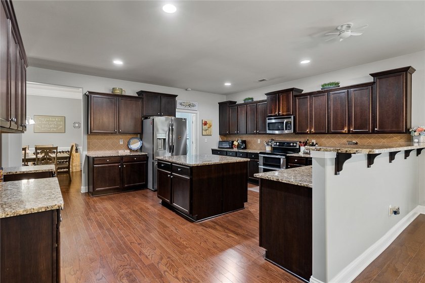 **MOTIVATED SELLERS** ** Brand new carpeting installed on the - photo 14