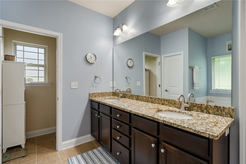 **MOTIVATED SELLERS** ** Brand new carpeting installed on the - photo 19