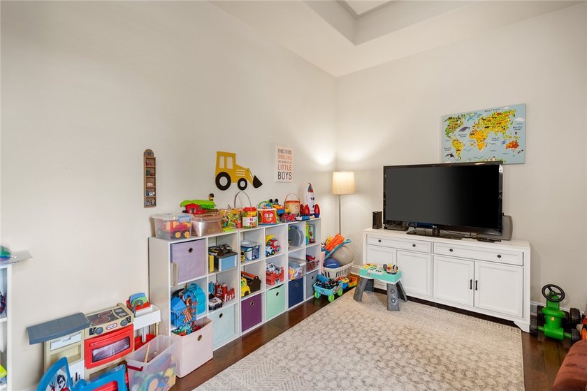 **MOTIVATED SELLERS** ** Brand new carpeting installed on the - photo 29