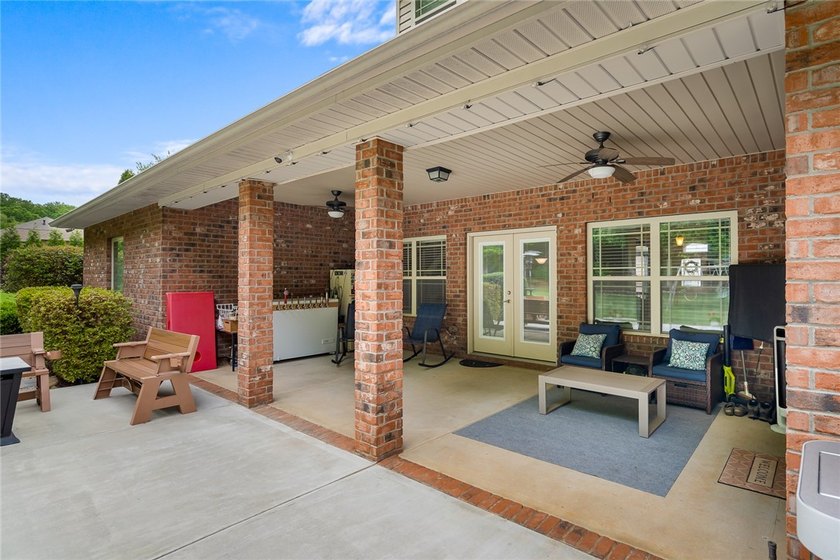 **MOTIVATED SELLERS** ** Brand new carpeting installed on the - photo 32