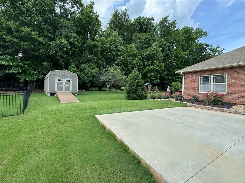 **MOTIVATED SELLERS** ** Brand new carpeting installed on the - photo 37